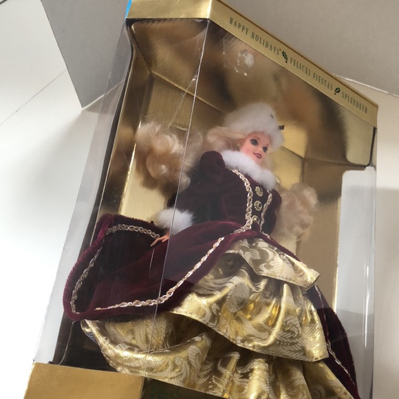 ⭐️Host Pick⭐️ - 1996 Barbie Happy Holidays - Picture 10 of 15